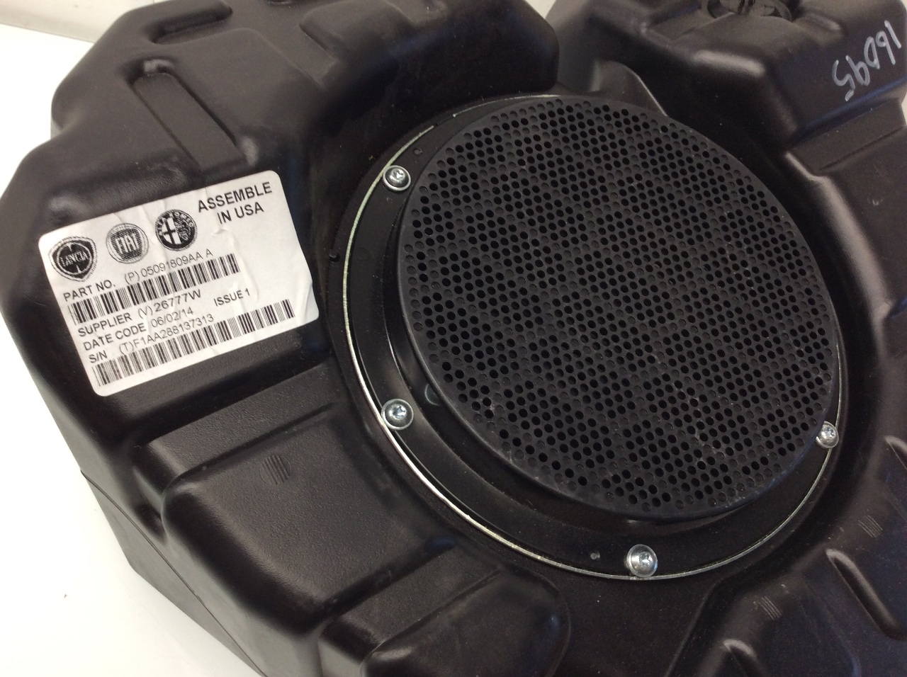 05091809aa-05091809aa-4 Fiat 500 Subwoofer