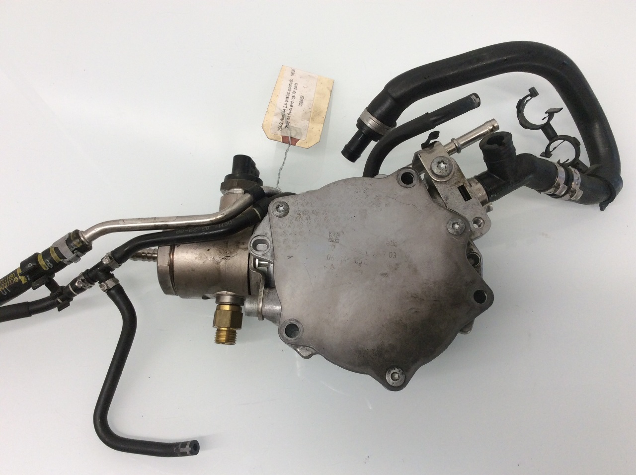2009 2010 2011 2012 Audi A4 A5 Q5 engine mounted vacuum pump 06J145100C