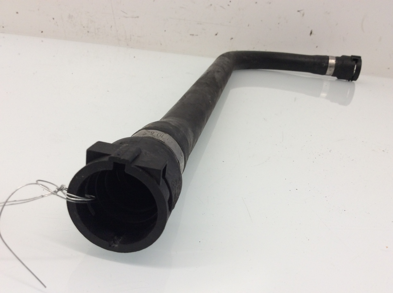 2001 2002 2003 BMW 530i Water Pump to Reservoir Coolant Hose