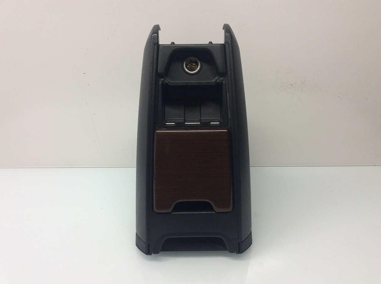 2003 2004 2005 2006 Volvo XC90 rear center console half cup holder