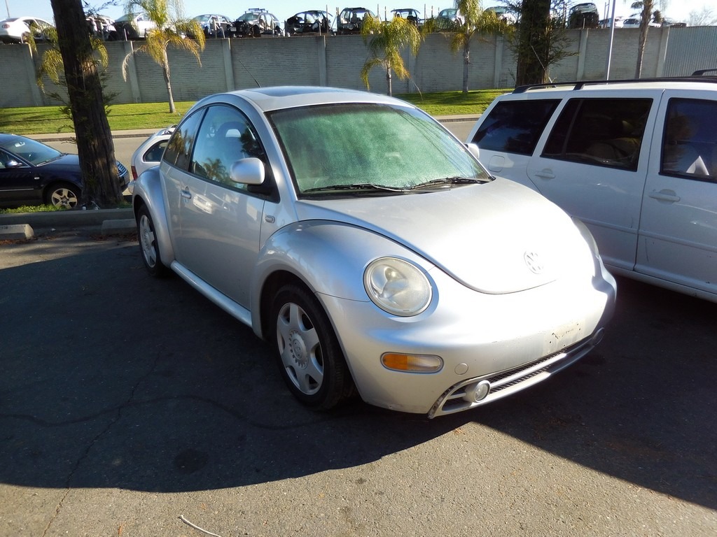 2000 Volkswagen Beetle bad transmission for parts silver 1.8t automatic