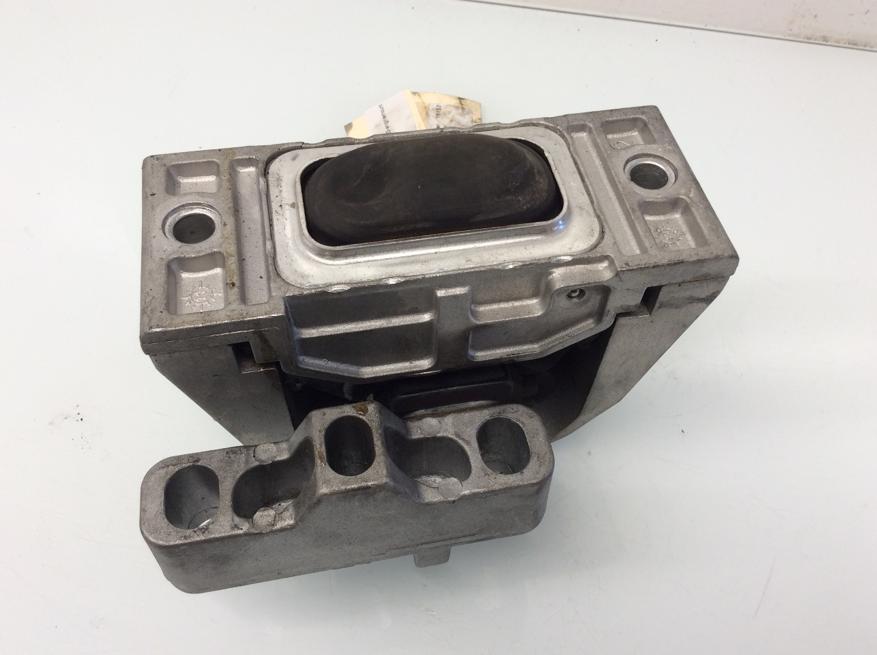 2004 Volkswagen Jetta 1.9L TDI Right Motor Engine Mount eBay