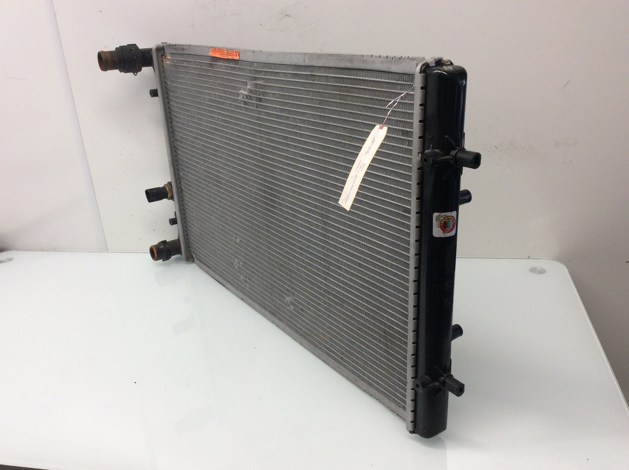 1999 2000 2001 2002 Volkswagen Jetta 2.8L Aftermarket Radiator