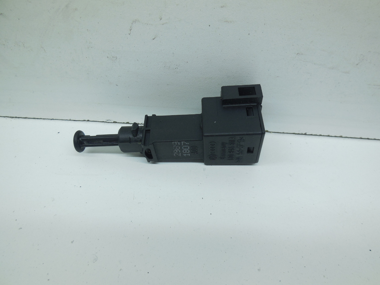 Volkswagen Jetta Beetle Audi Tt Brake Light Switch 1J0945511A eBay