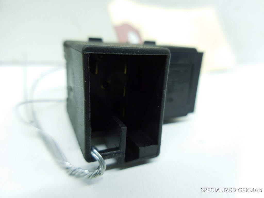 00 01 02 03 04 05 Volkswagen Jetta Golf Passat trunk release switch