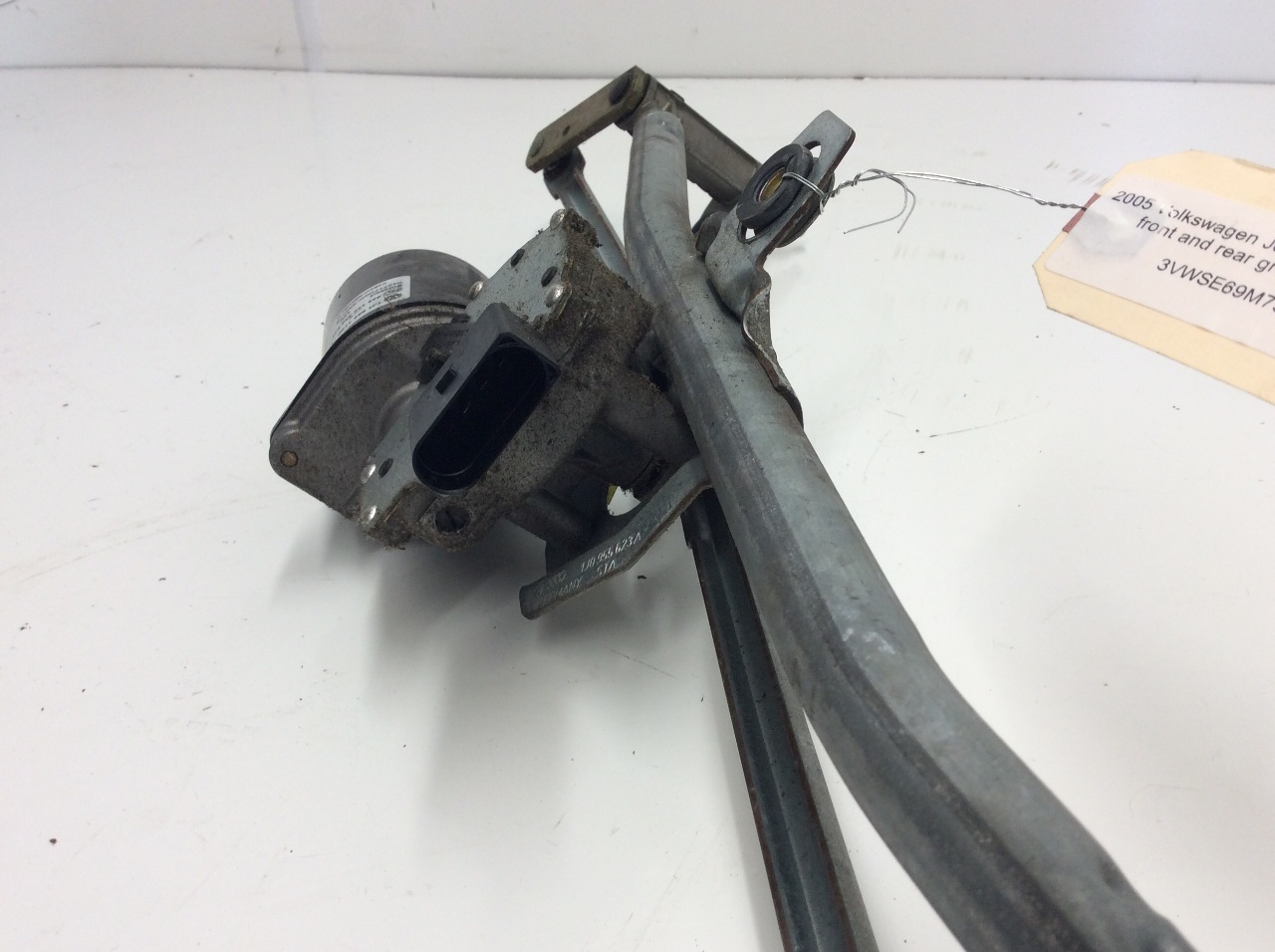 2001 2002 20032005 Volkswagen Jetta windshield wiper motor linkage