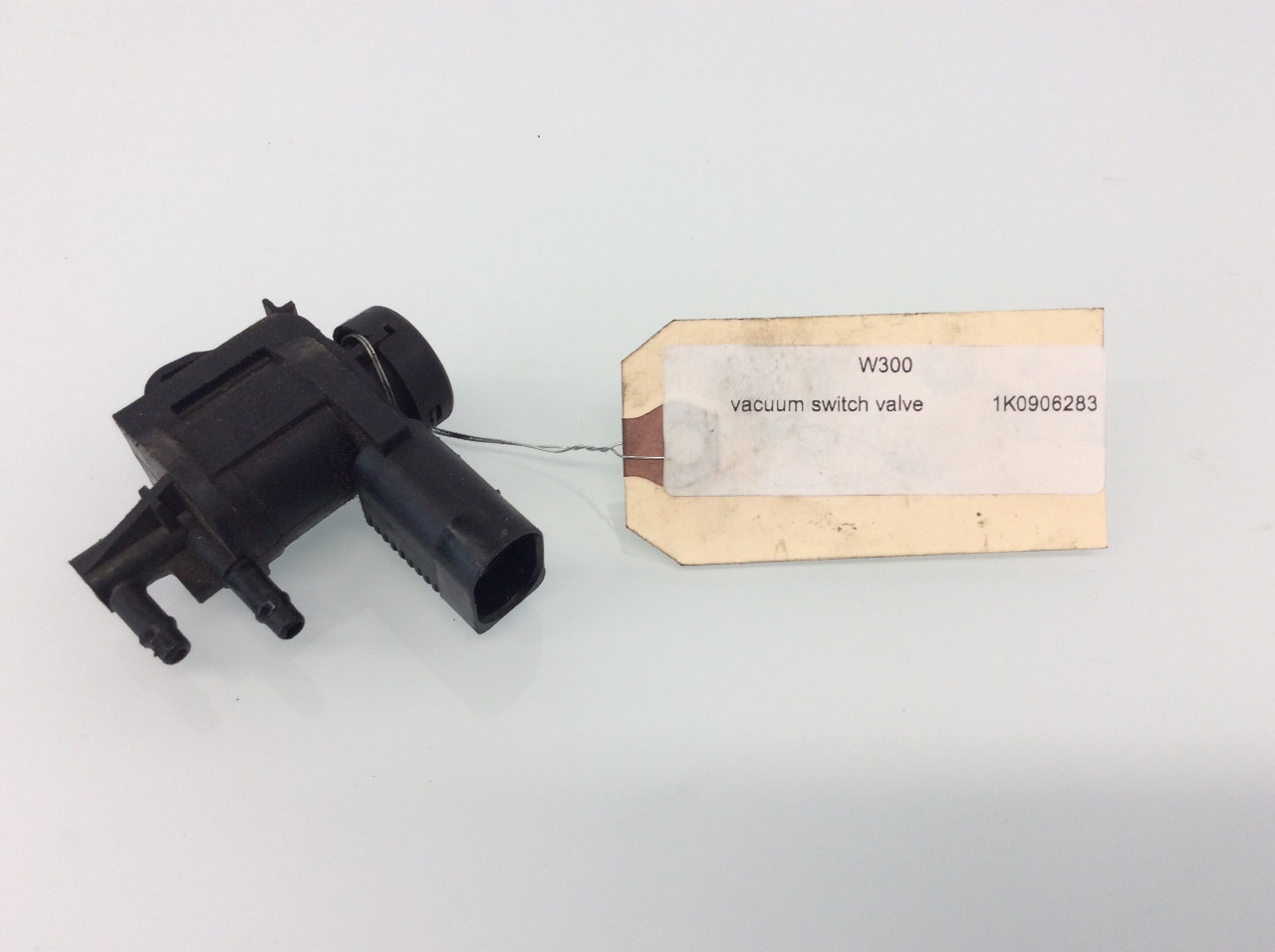 Audi Volkswagen egr vacuum switch valve solenoid 1K0906283 used oem
