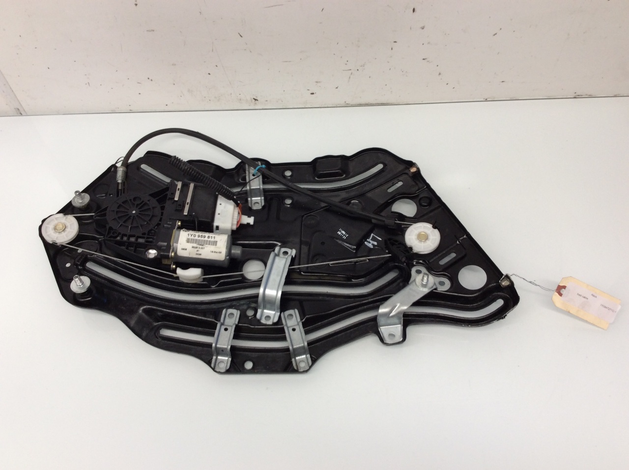 2003 2010 Volkswagen Beetle Convertible Left Rear Window Regulator