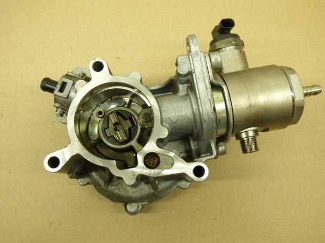 Engine Mounted Vacuum Pump For 2009 2010 2011 2012 Audi A4 A5 Q5 06J145100C
