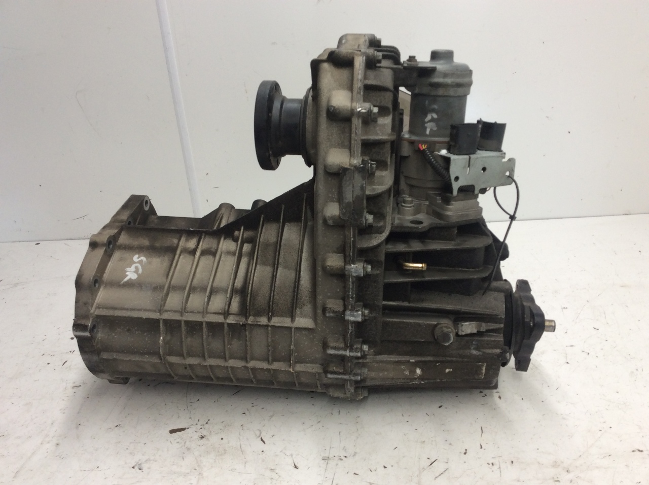 2004 2005 2006 2007 Volkswagen Touareg 4.2L Transfer Case Assembly