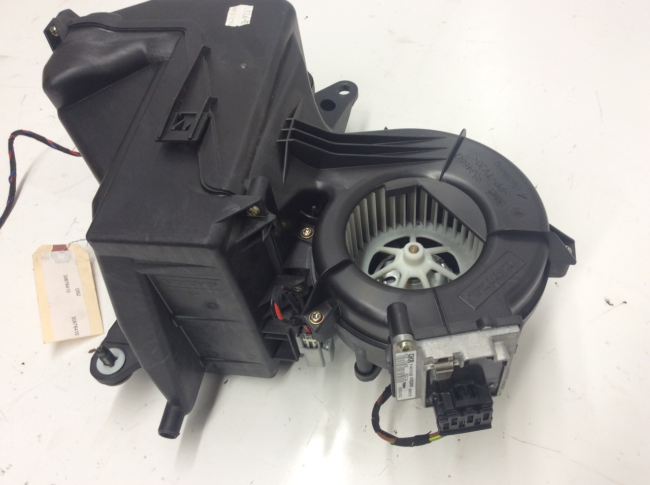 2003 2004 2005 2006 Volvo XC90 rear heater blower motor and housing