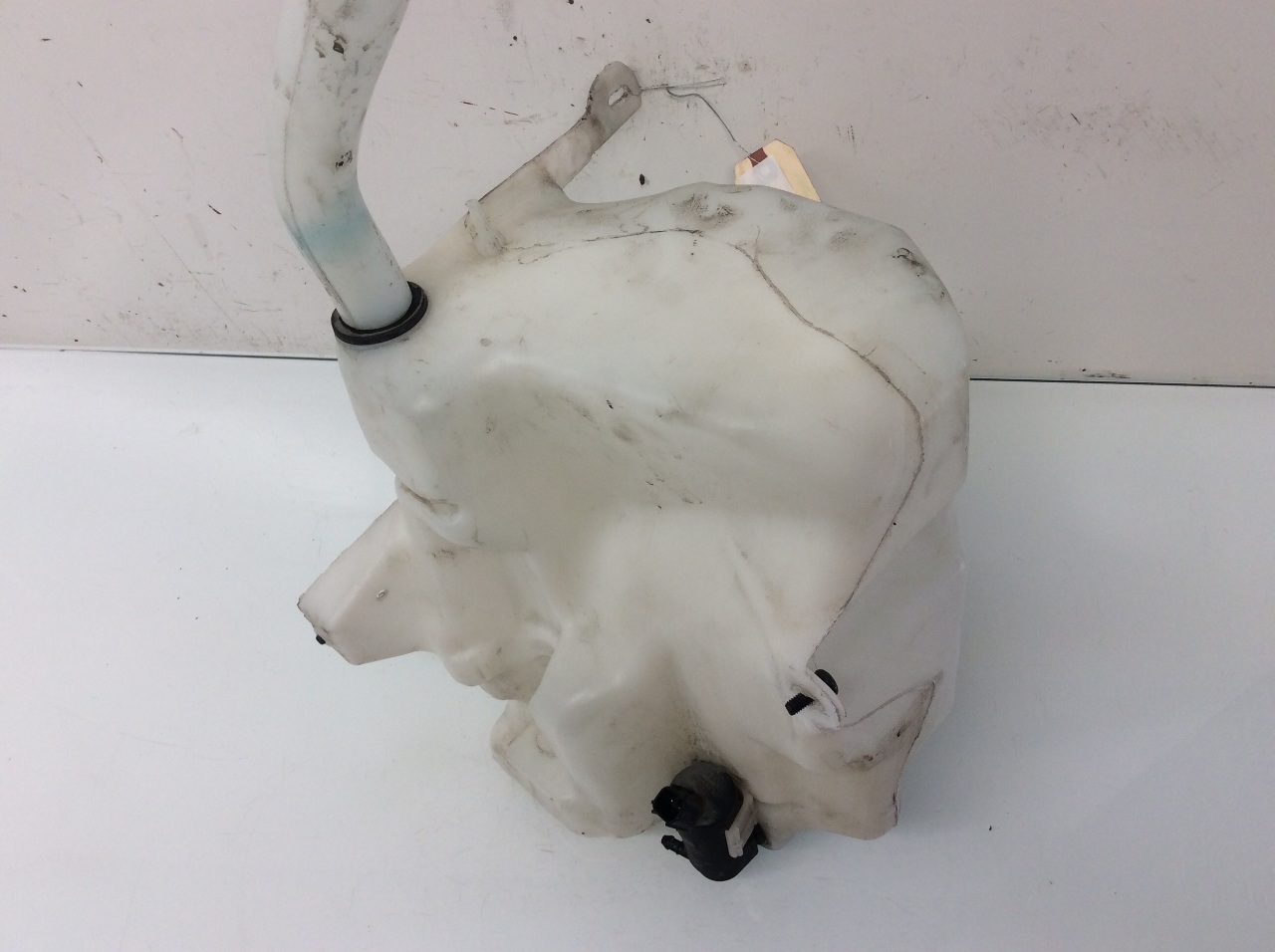 2004 2005 2006 2009 2010 2011 Volvo S40 Windshield Washer Reservoir 306993973 eBay