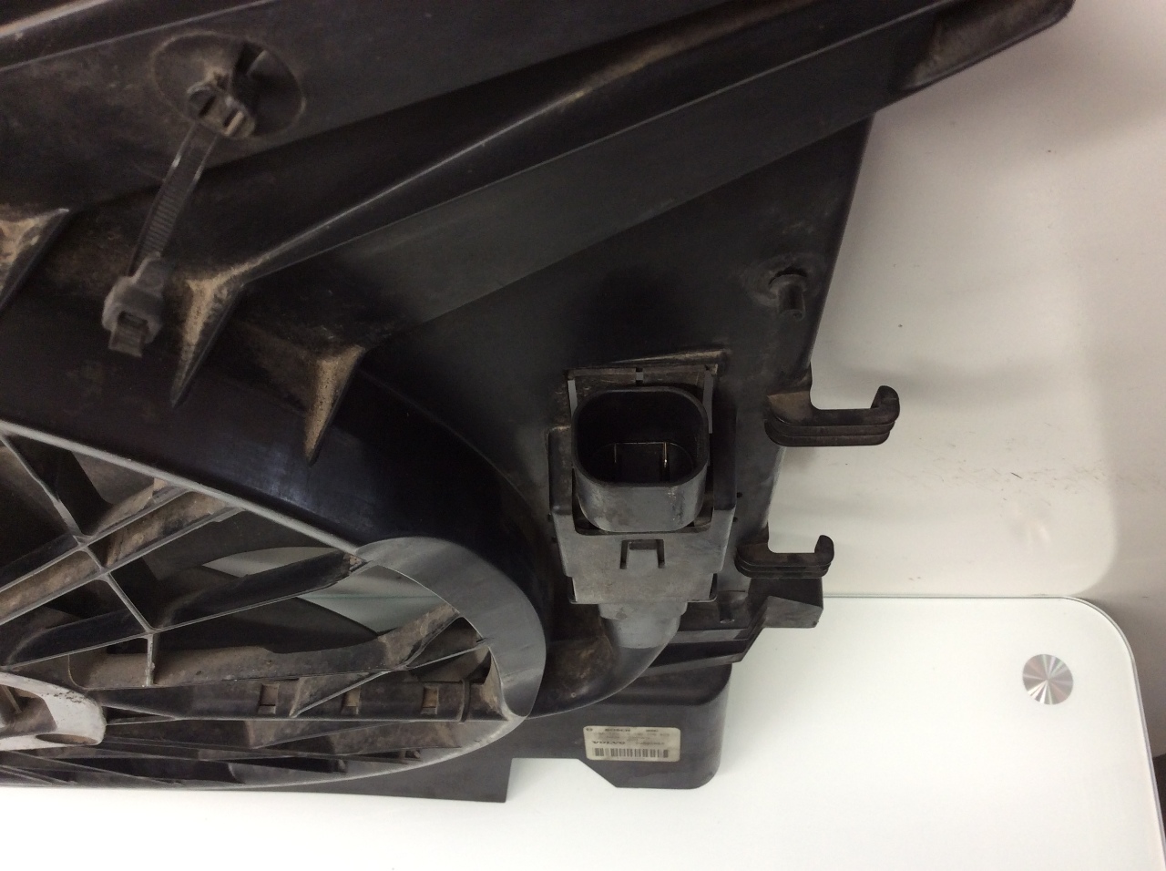 2003 2004 2005 2006 2014 Volvo XC90 Radiator Cooling Fan Assembly