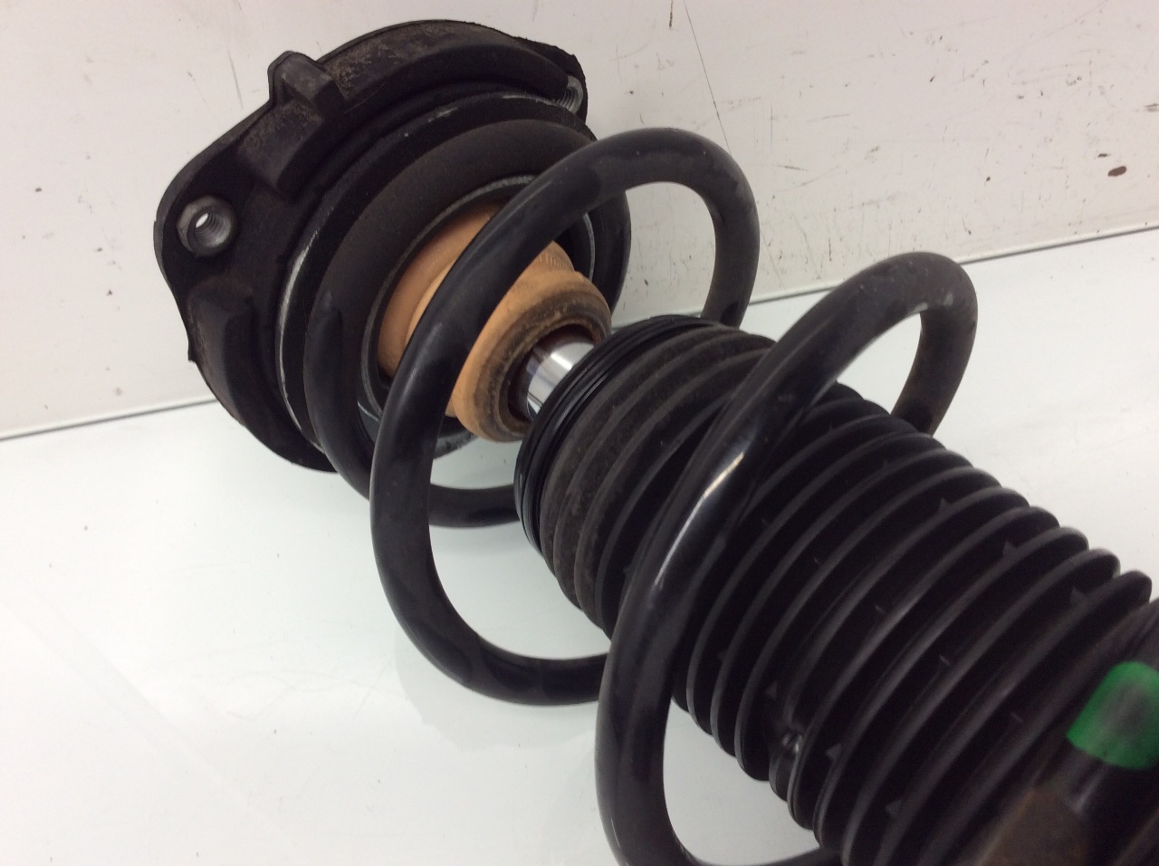 2012 2013 2014 2015 Volkswagen Beetle 2.5L Front Suspension Strut