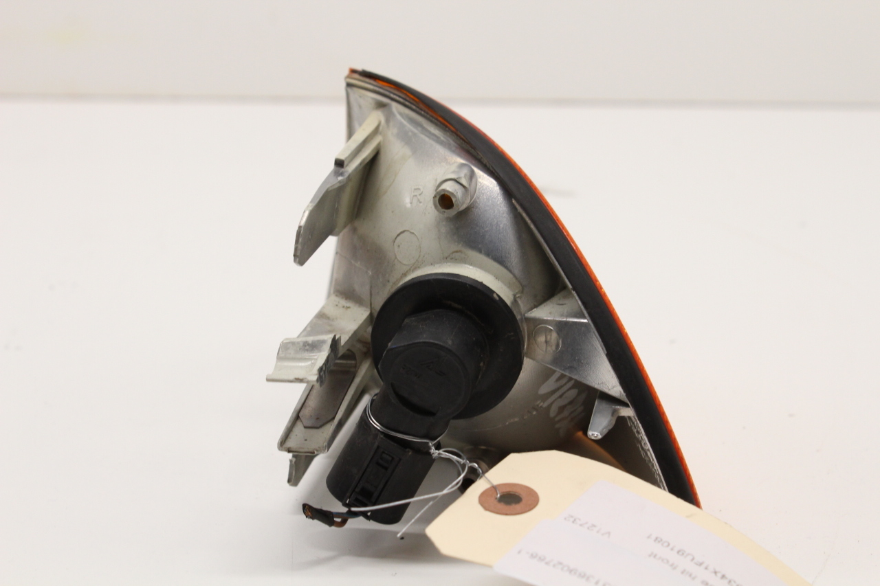 BMW 323i 325i 328i 330i E46 Sedan Right Turn Signal Light Lamp 63136902766