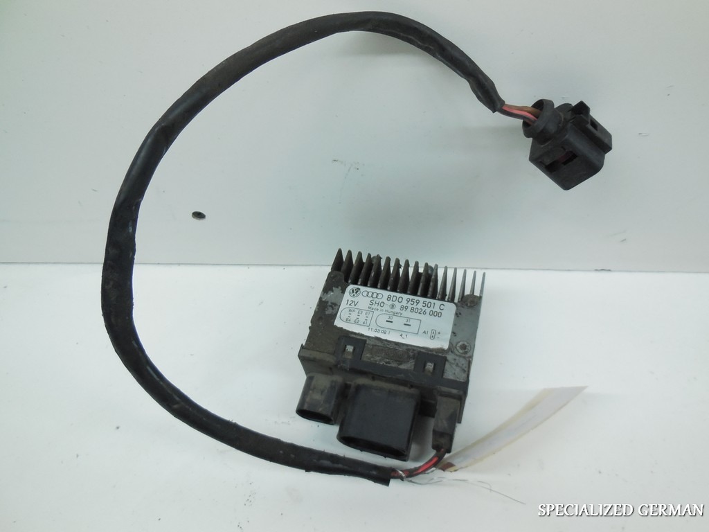 Audi A4 Volkswagen Passat Radiator Fan Control Module 8D0959501C Used