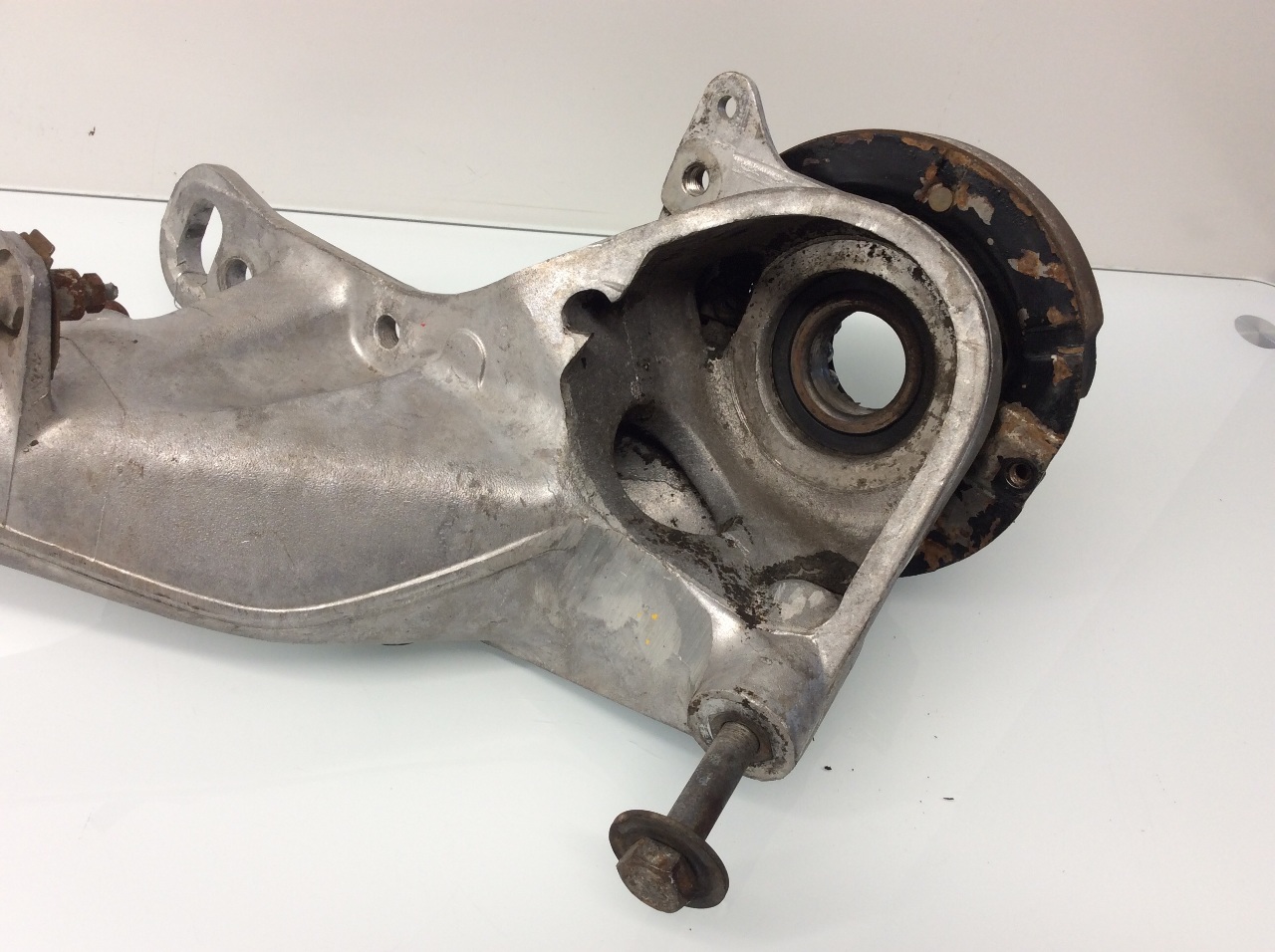 Porsche 911 right rear lower control arm trailing arm 9113315140R no