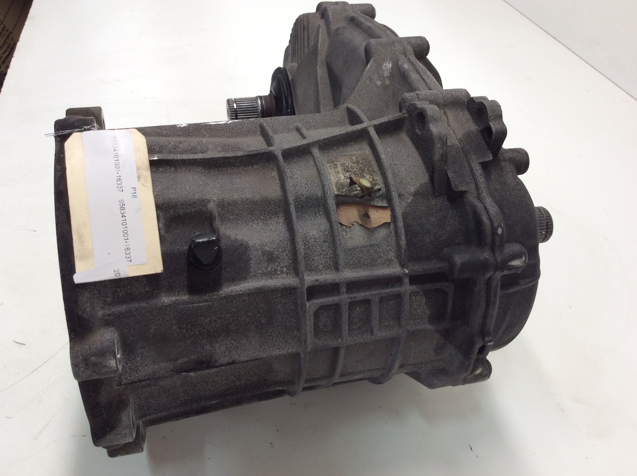 2011 2012 2013 2014 2015 2016 Porsche Cayenne 4.8 Transfer Case