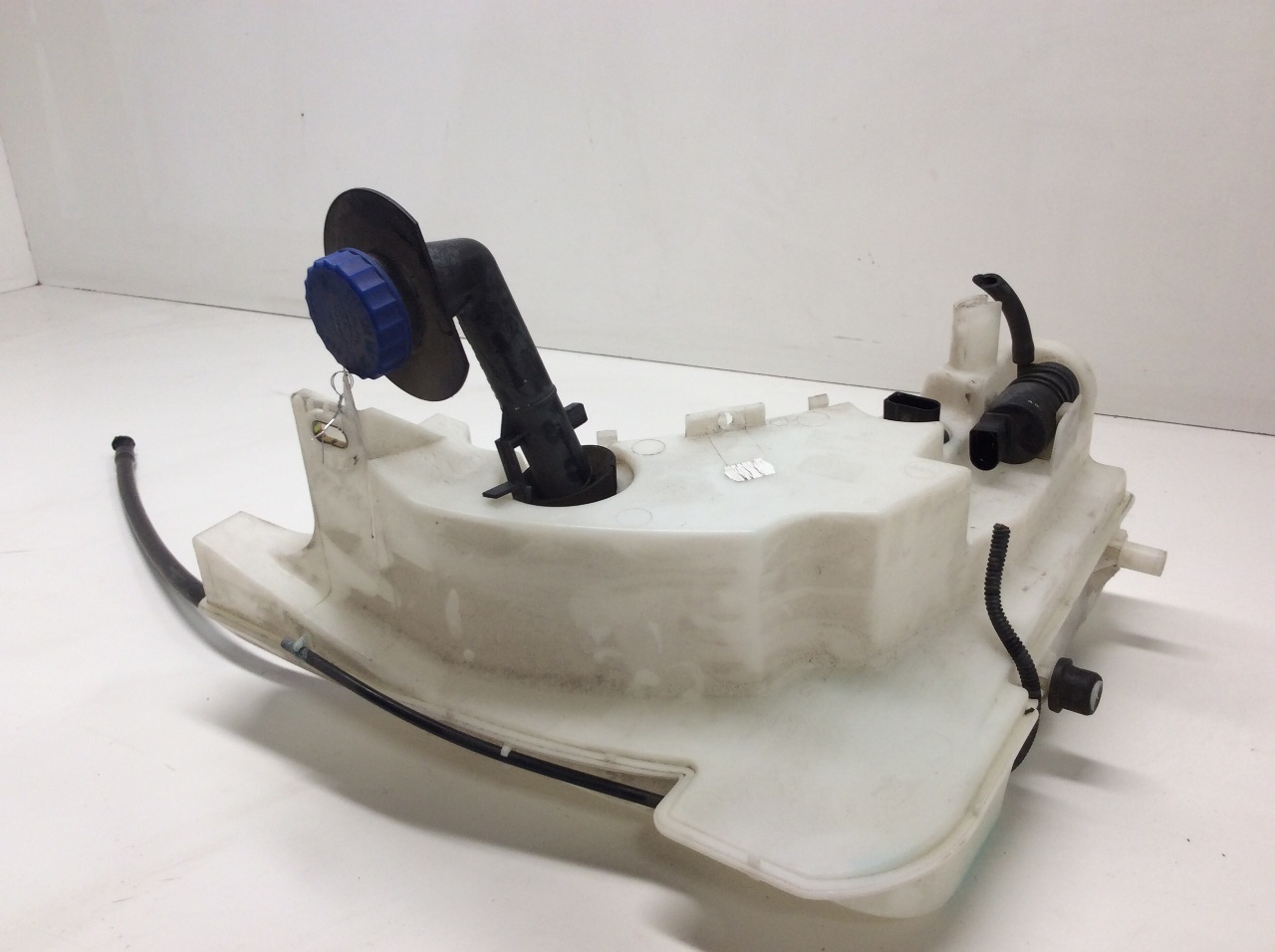 2005 2012 Porsche 911 997 Boxster Cayman Windshield Washer Reservoir