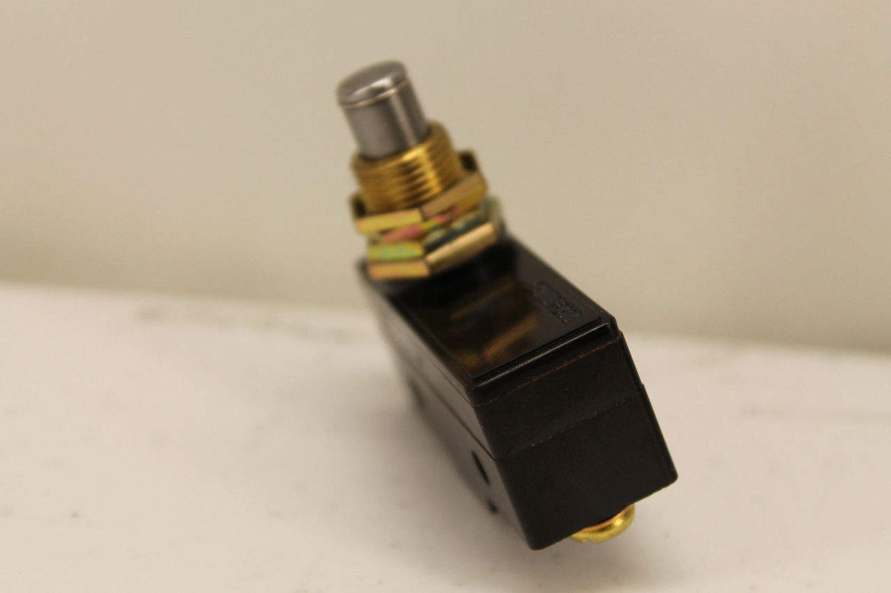 Omron Z15GQB Limit Switch with OHM OM1 Cover eBay