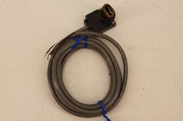 Banner SE612F Photoelectric Sensor NEW NO BOX