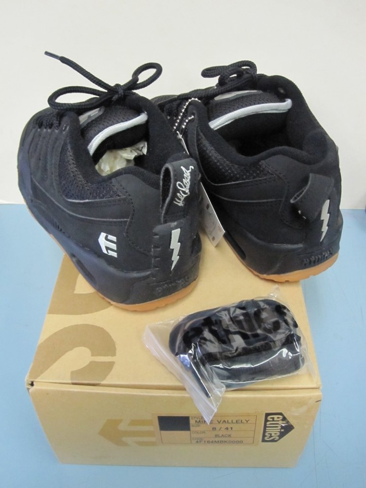 ETNIES skateboard 2000 MIKE VALLELY pro model sneaker mens size 8 NEW