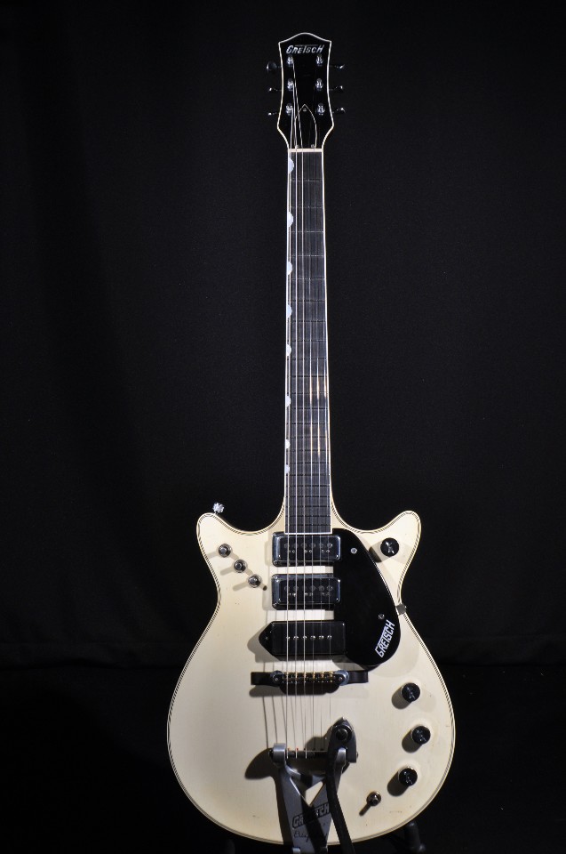 GRETSCH USA CUSTOM WHITE TRIPLE JET RELIC DOUBLE CUTAWAY GUITAR
