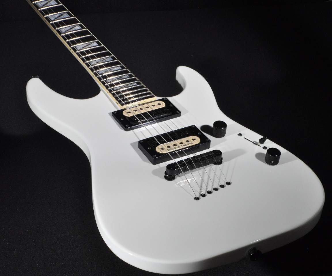 JACKSON SLS3 SNOW WHITE SOLOIST MIJ GUITAR MINT HARDSHELL INCLUDED