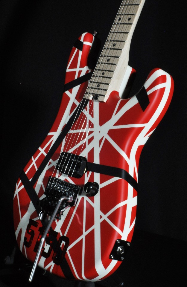 EVH STRIPE SERIES 5150 RED/BLACK/WHITE GUITAR (IN STOCK) StreetSoundsNYC