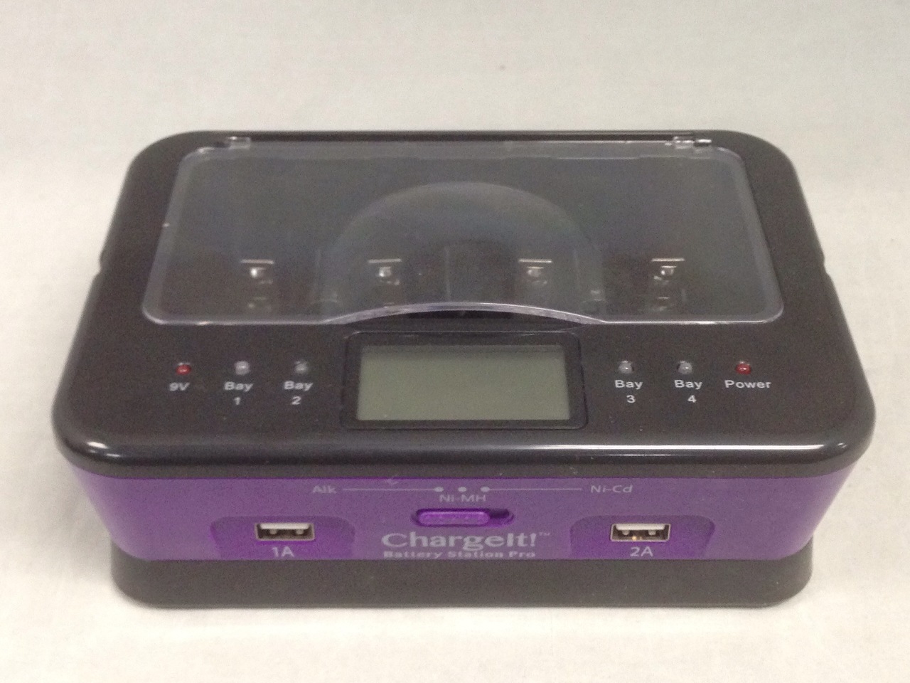 Digital Treasures ChargeIt Battery Station Pro Battery Charger (DRDT08769)