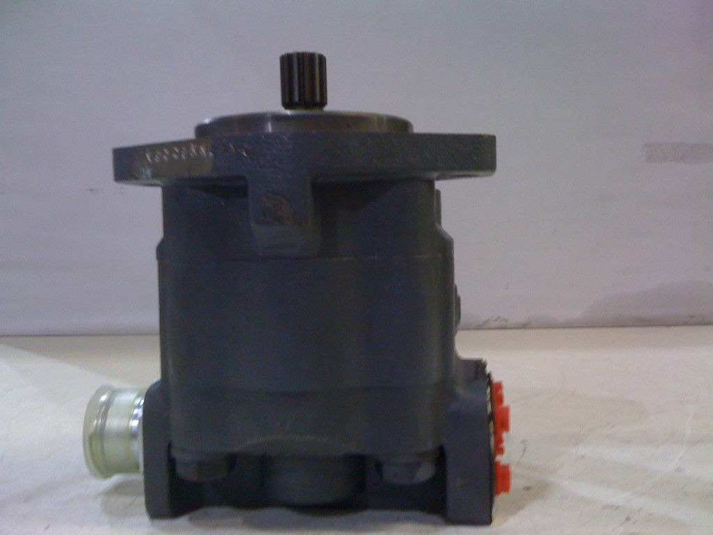 FORD BACKHOE Hydraulic pump 550 555 555B E7NN600BA NEW Finney