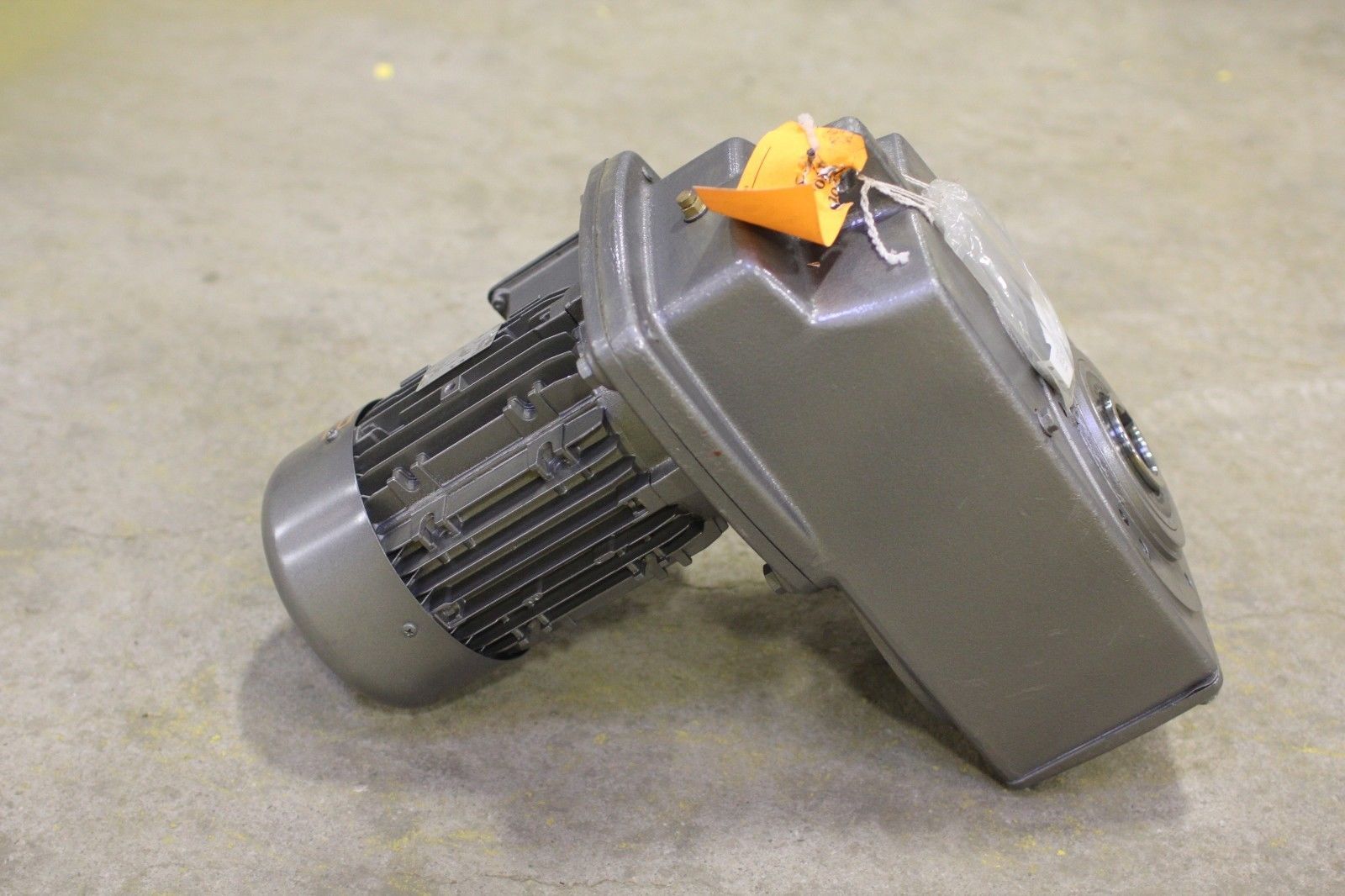 New Nord Gearbox 4282AZGB100 L/40 CUS 100 LA/4 C US N1 35713602/0547