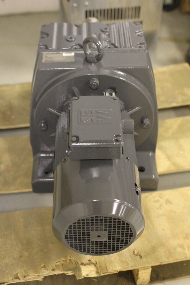 New SewEurodrive R107 Helical Inline Gear Reducer 3HP 172.341 Ratio
