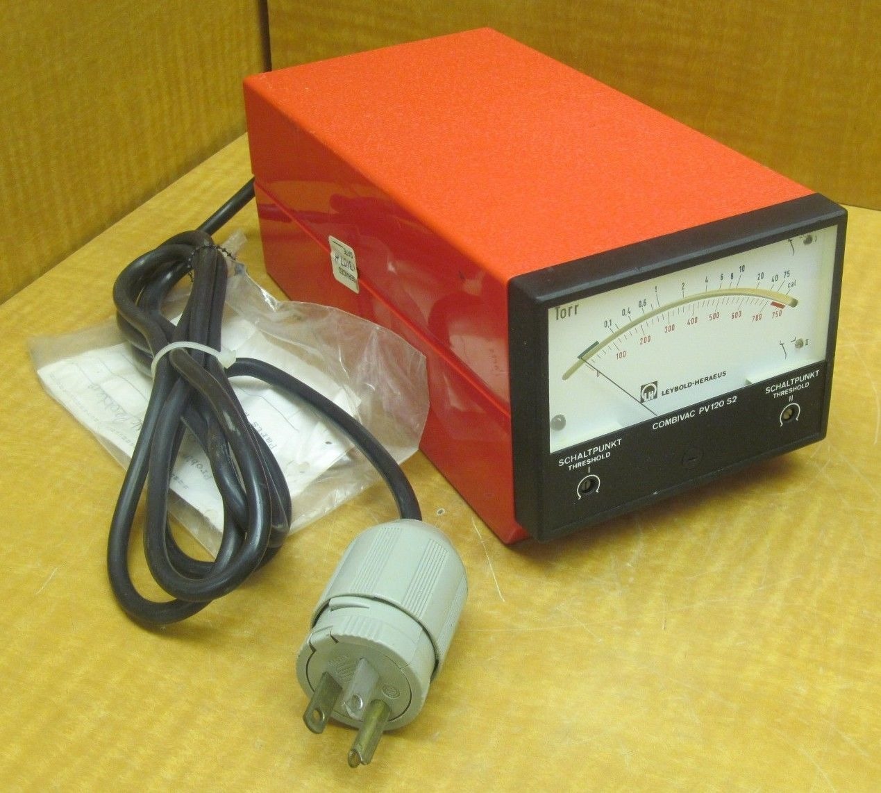 Used LeyboldHeraeus Combivac Vacuum Gauge PV120S2 16082 118229 50/60Hz