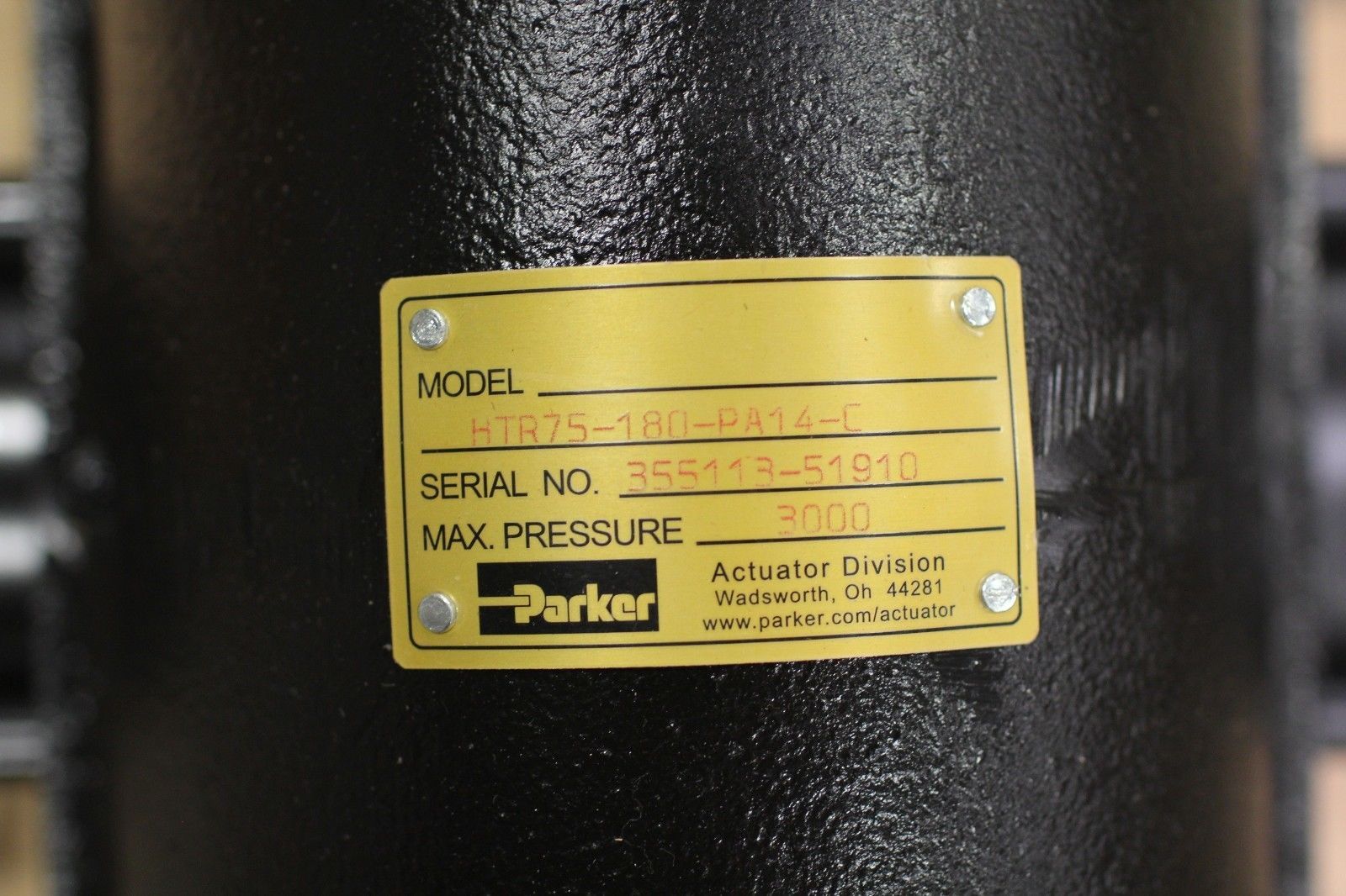 New Parker Hydraulic Rotary Actuator HTR75 180 PA14 C Max Pressure 3000