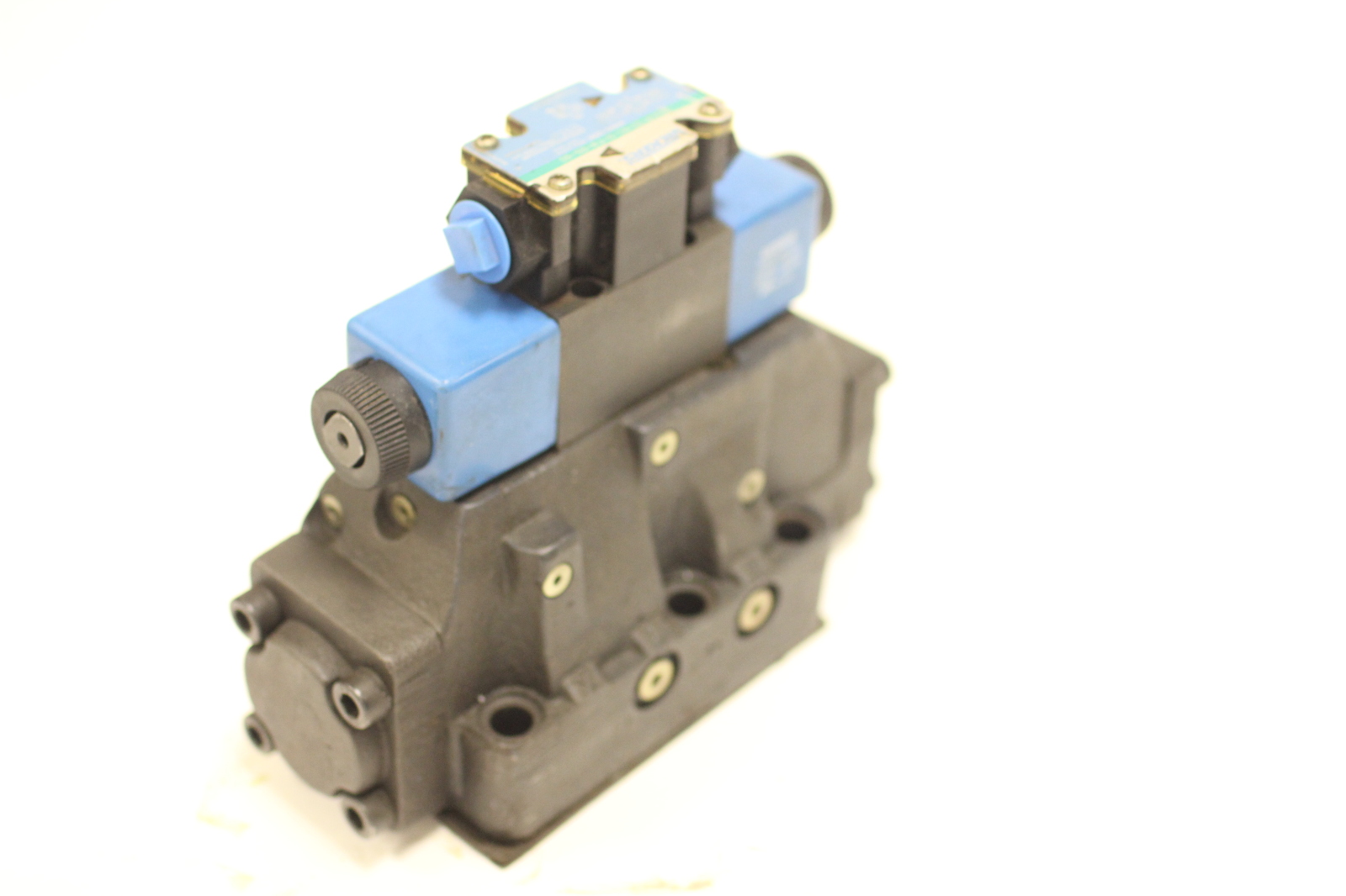 Rblt Vickers Eaton Hydraulics Directional Control Valve F3DG5S82CM