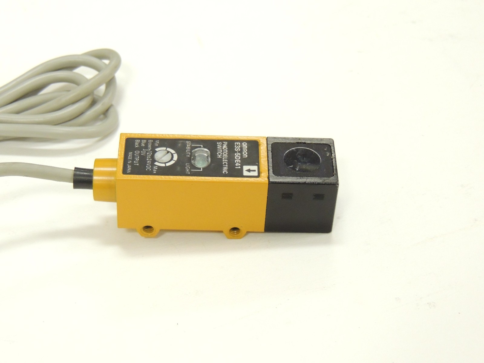 Used Omron Photoelectric Switch Receiver E3S5DE41 5 M Sensing