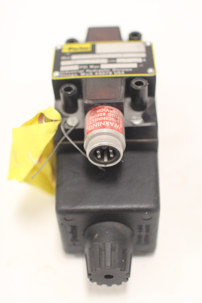 New Parker Hannifin D3W4C56Y Hydraulic Valve 3000 PSI Max. 120/110 VAC