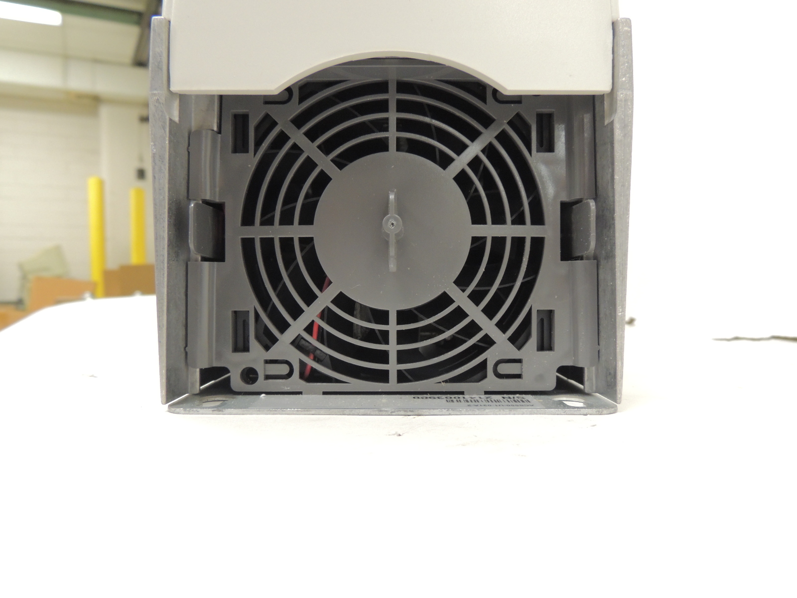 New ABB ACS550 VFD ACS550-U1-031A-2 10 HP, 480 V, 1 Year Warranty