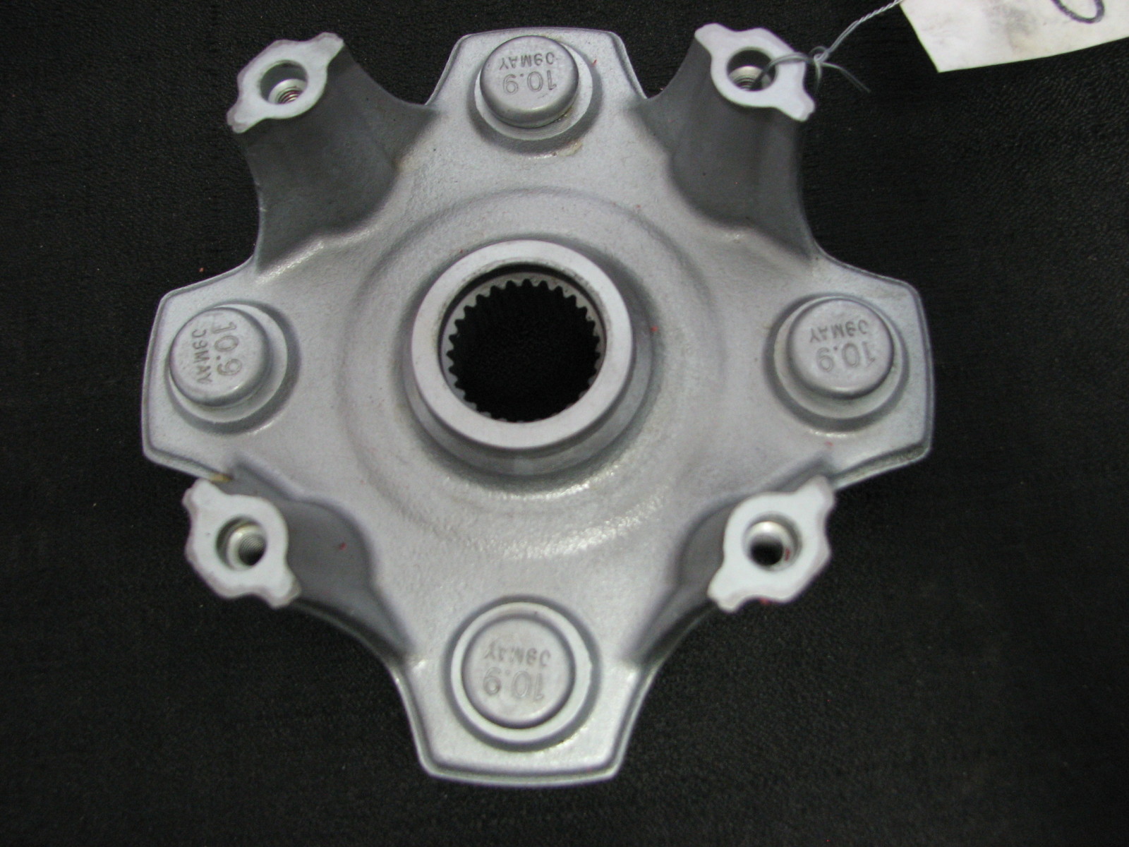 Arctic Cat ATV Front Wheel Hub 250 300 400 450 500 550 650 700 3323100