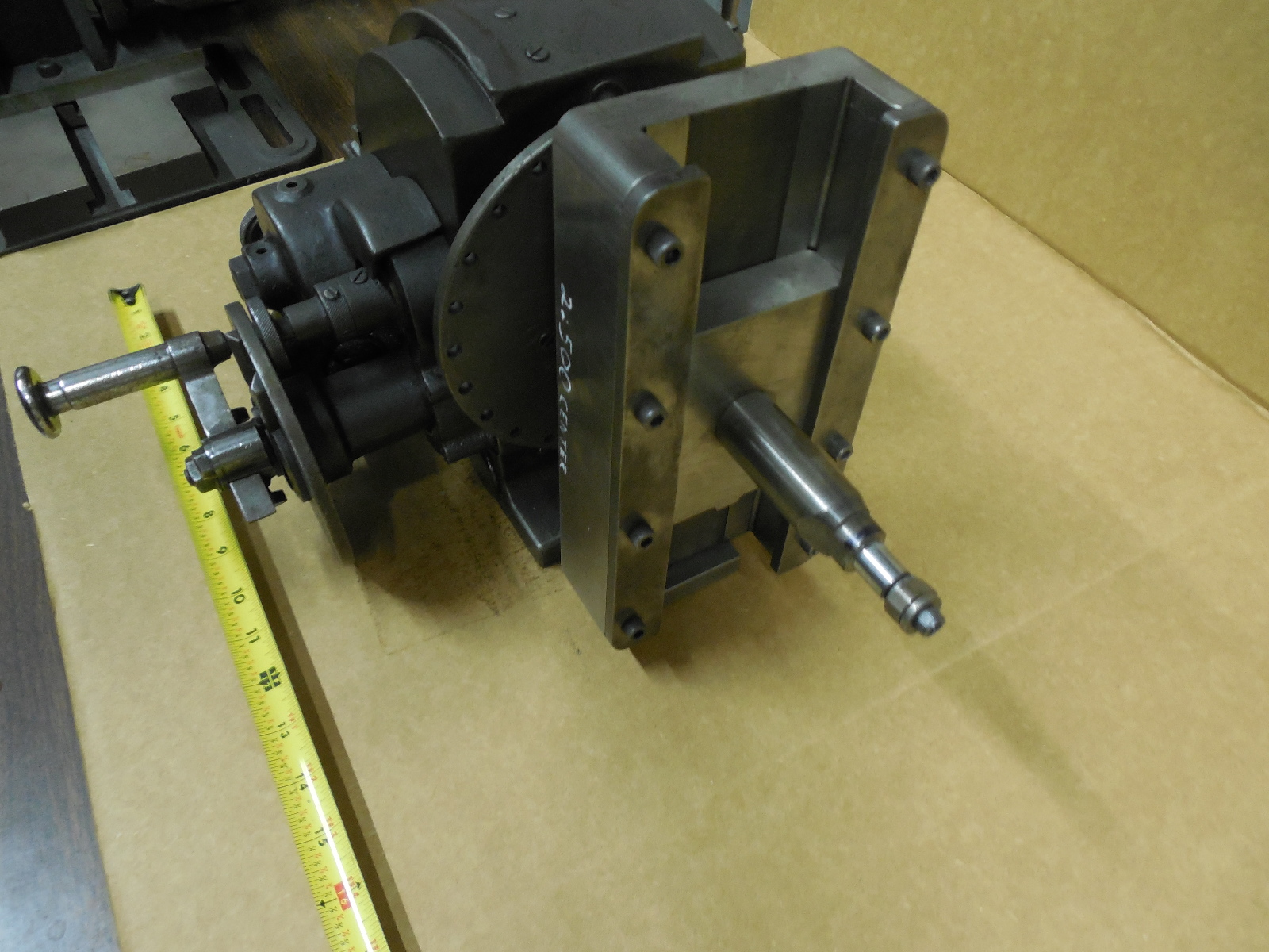 VINTAGE DIVIDING HEAD WITH FIXTURE FOR BRIDGEPORT MILL MACHINE SHOP