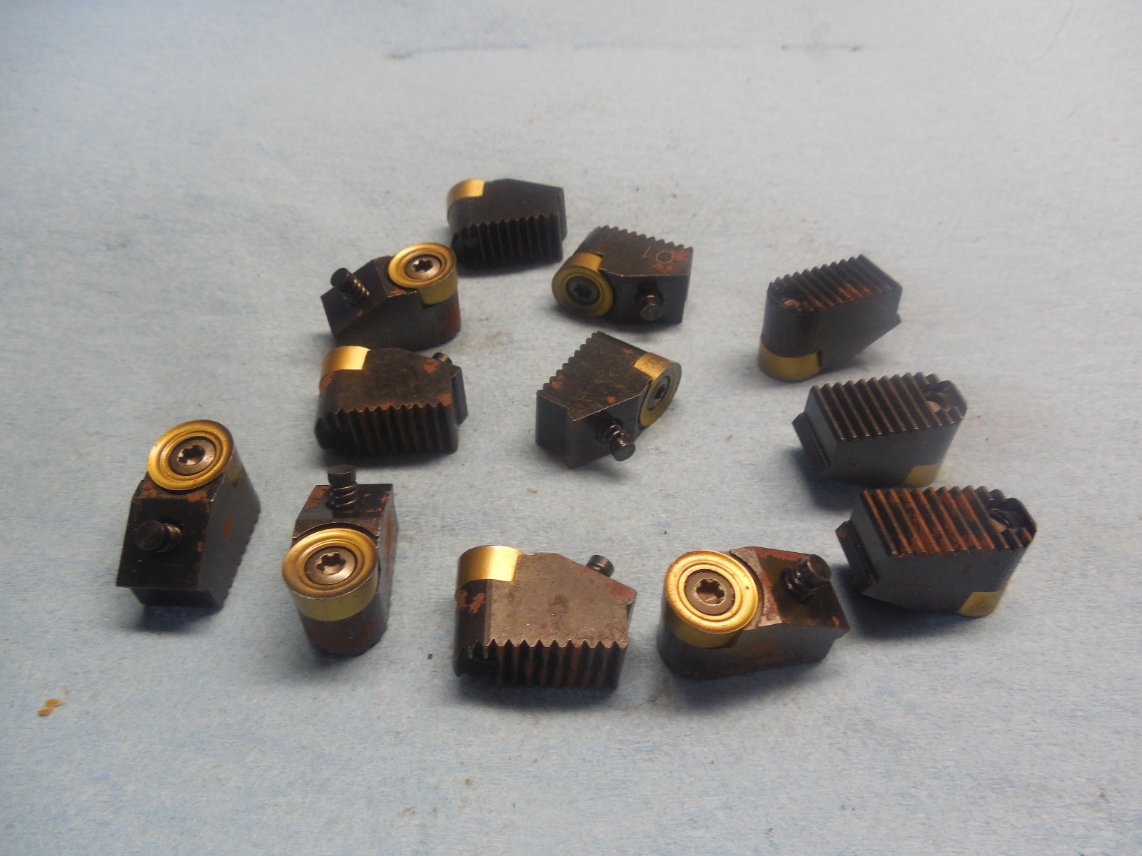 SANDVIK ? SAW PARTS ROUND INSERTS CLAMPS SCREWS 12pcs FULL RADIUS