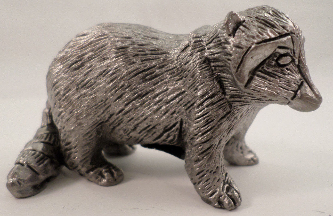 Pewter Animal Collectible Figurine Mischievous Raccoon Xl Made In Usa