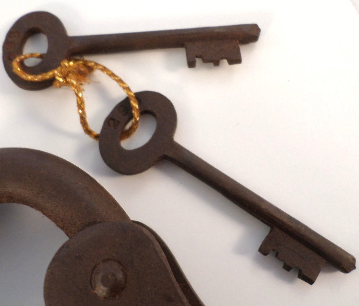 Cast Iron Winchester New Haven Gun Padlock Lock With Keys Made In