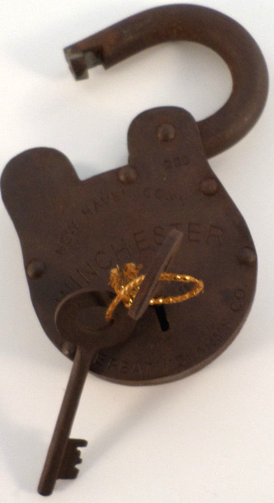 Cast Iron Winchester New Haven Gun Padlock Lock With Keys Made In