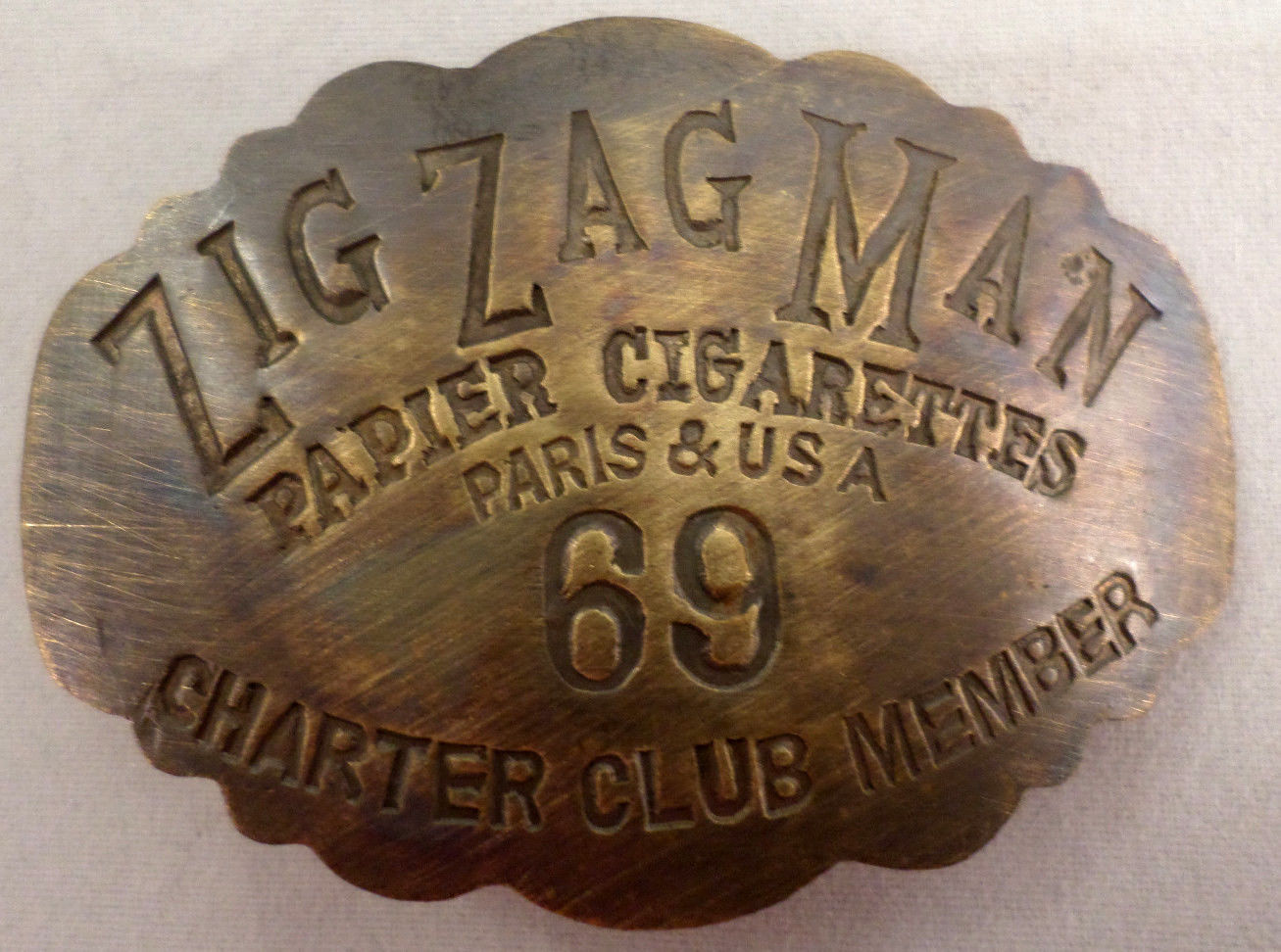 Zig Zag Man Paper Cigarette Paris And Usa Charter Club Member Badge Pin