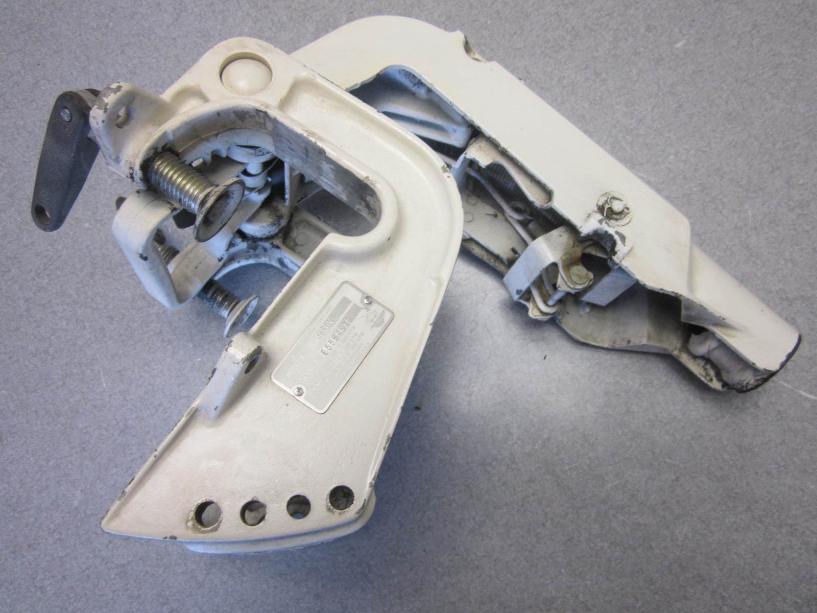 434024 OMC Johnson 4.58 Hp Outboard Swivel Bracket & Stern Brackets