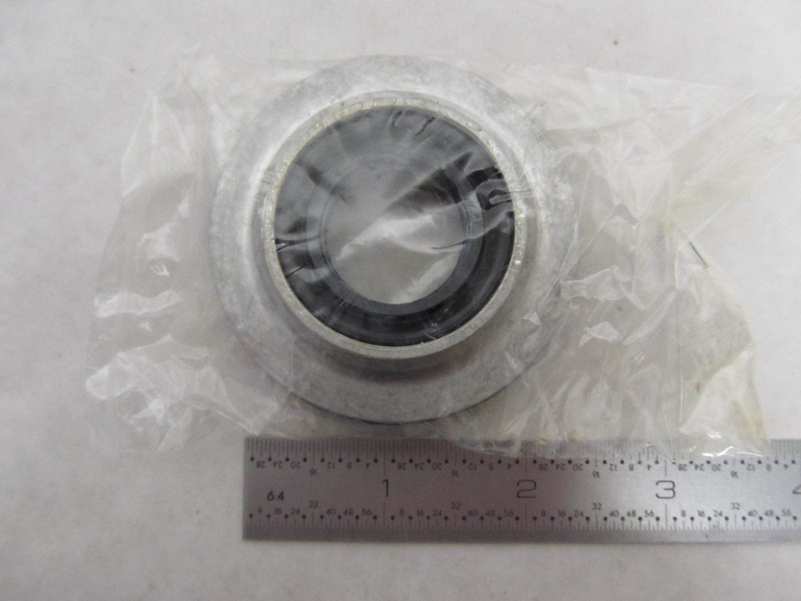 432 Specialty Mfg Marine Outboard Jets Large Series Upper Seal Carrier