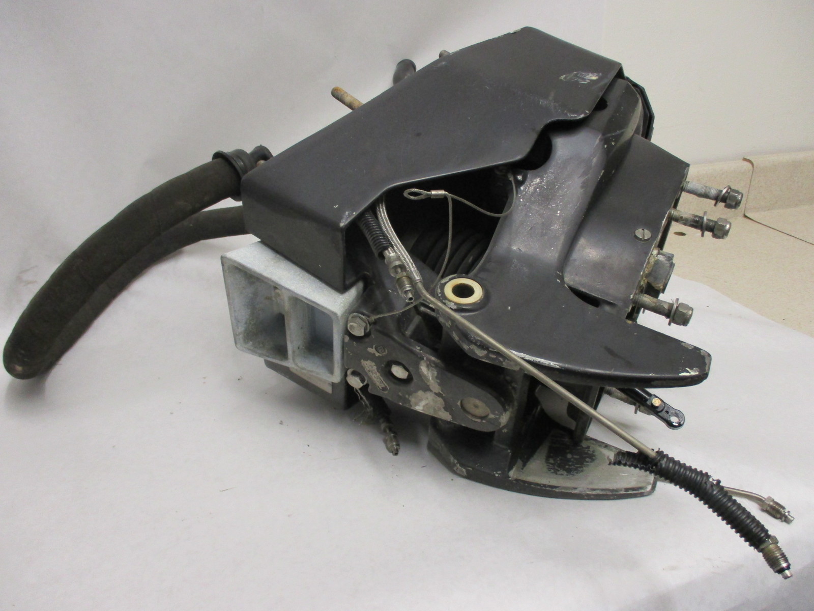 0985400 0984562 OMC Cobra Stern Drive V6 V8 Gimbal Transom Housing Assy