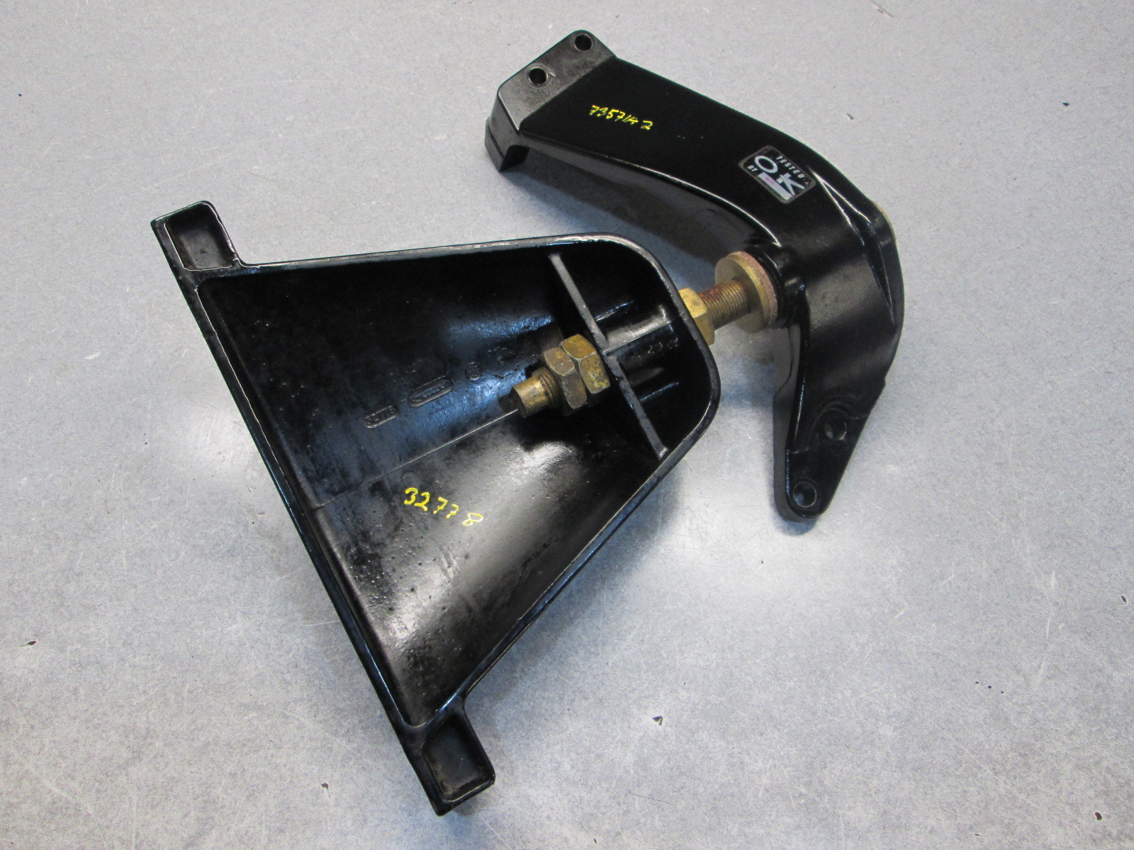 73571A 2 32778 Front Motor Engine Mount 2.5 3.0 Mercruiser 120 & 140